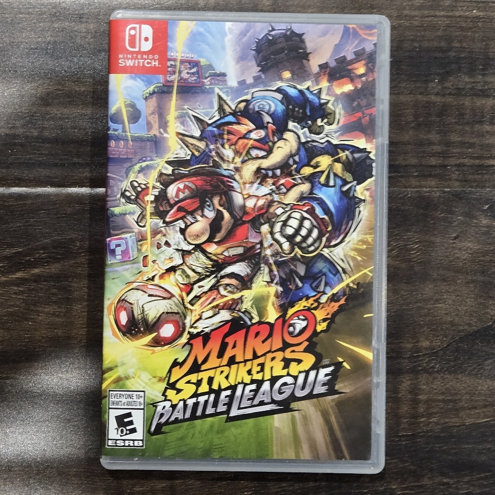 Nintendo Switch Mario Strikers: Battle League - Red, Blue, Yellow